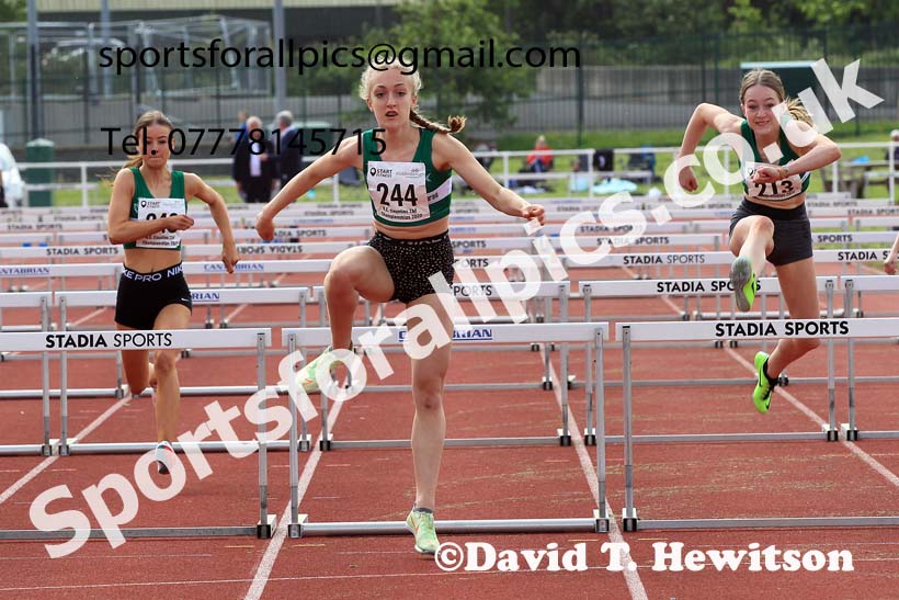 Women and Girls hurdles, 2022 North Eastern Track and Field Champs., Middlesbrough. David T. Hewitson/Sports for All Pics